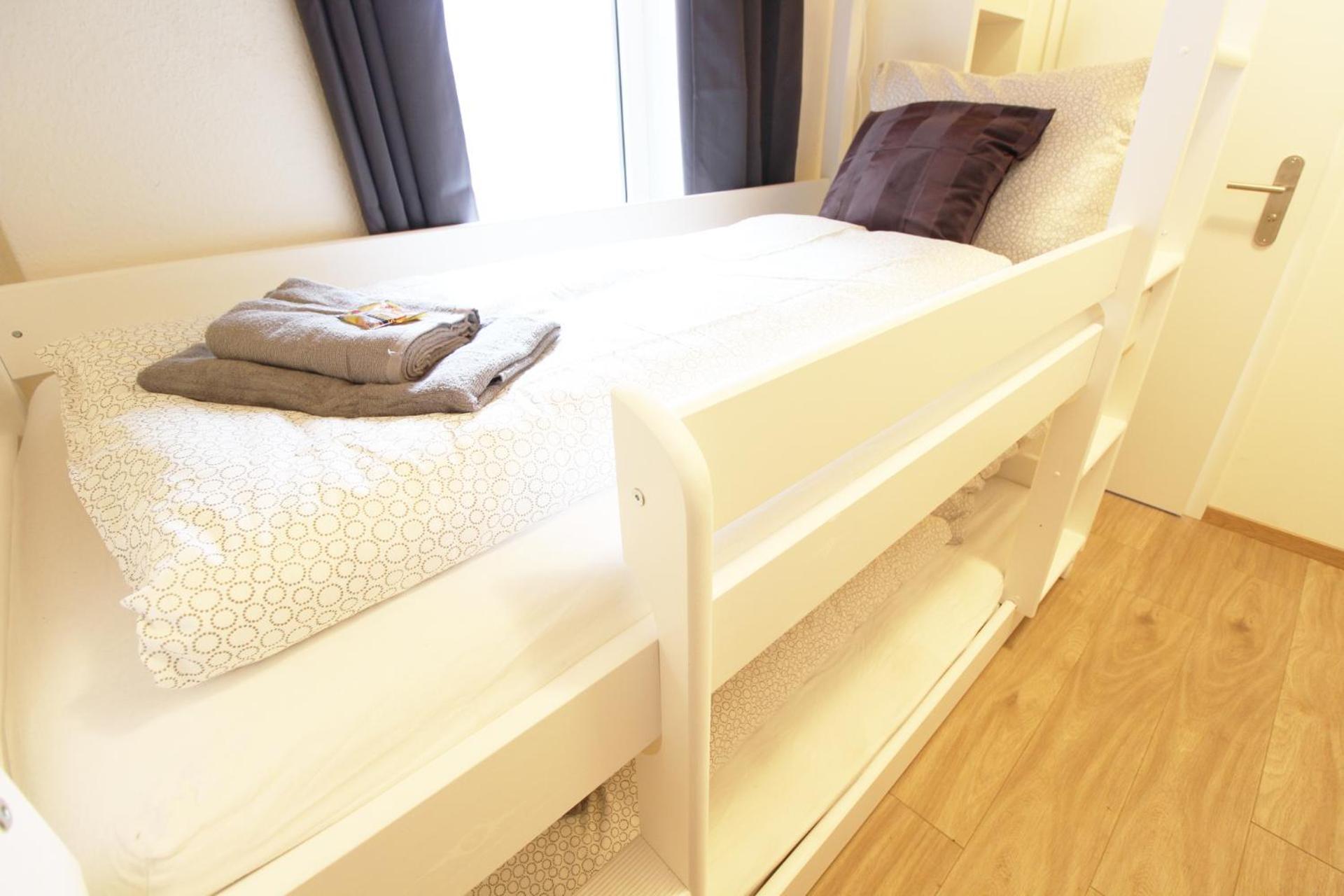 Hotel Ulm Zentrum - Komplettes Zimmer, Hochbett, Android Tv & Eigenem Bad - Perfekt Fuer Familien & Gruppen Luaran gambar