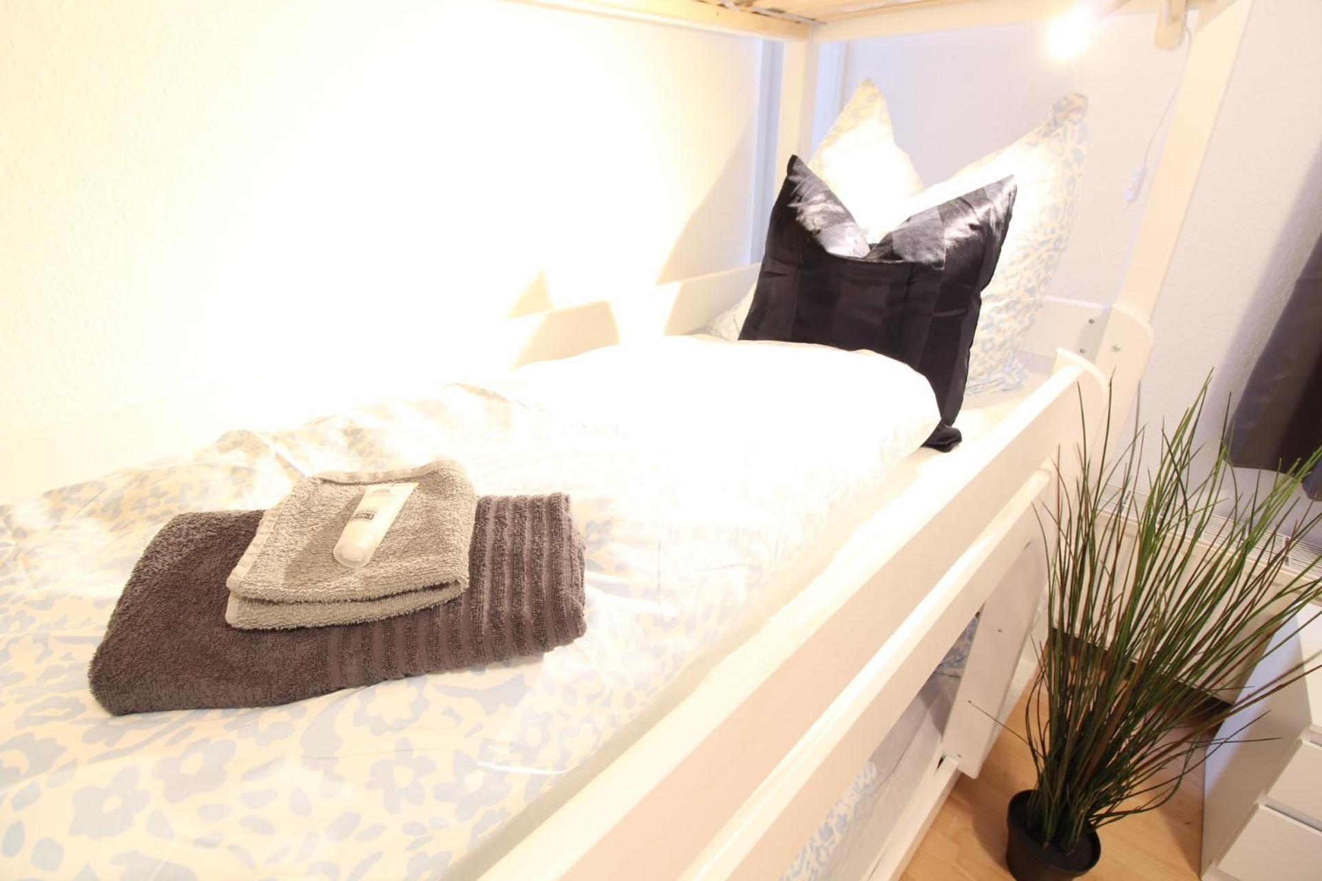 Hotel Ulm Zentrum - Komplettes Zimmer, Hochbett, Android Tv & Eigenem Bad - Perfekt Fuer Familien & Gruppen Luaran gambar